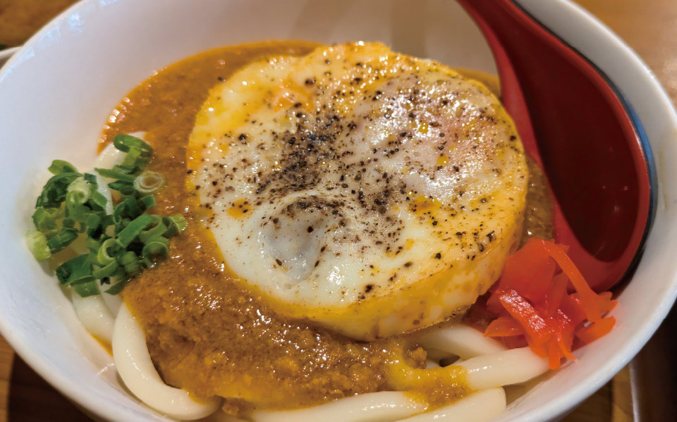 日本とインドの合わせ技、ぶっカレーうどん800円