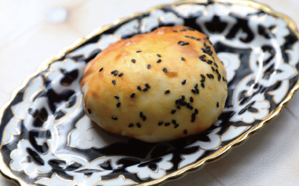 ウズベキスタンはパンも美味しい。「ヴァタニム」でもさまざまなパンが食べられる