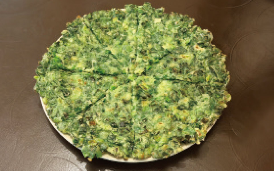 ニラをたっぷり使ったニラチヂミは食べ応えも栄養も満点