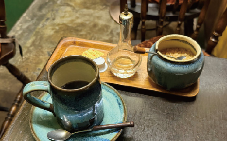 食後にはハイチ風のコーヒーを飲んでゆったり過ごしたい